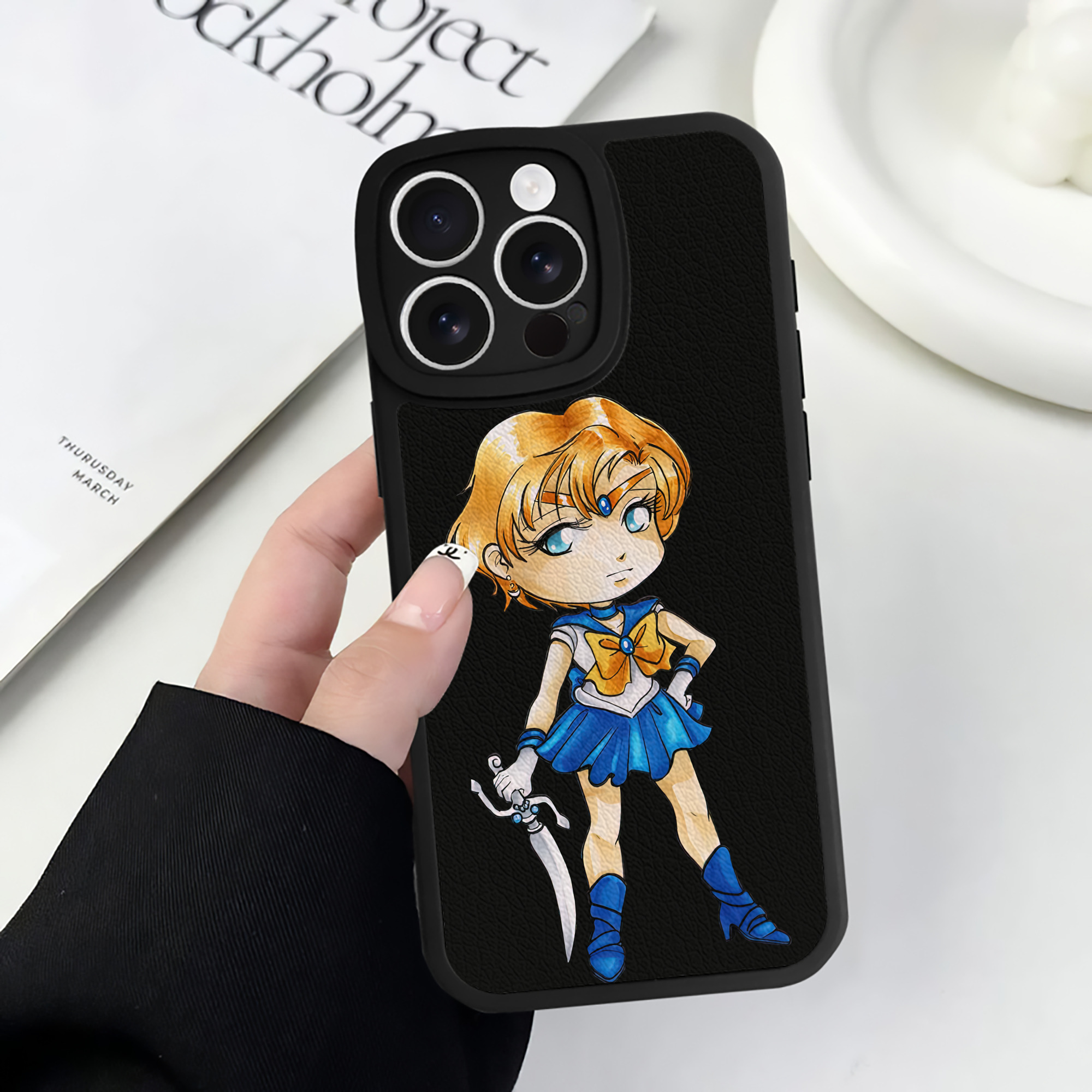 （画像用） 美少女戦士セーラームーン 天王はるか Sailor Moon Tenoh Haruka 【iPhone 16シリーズ対応】シリコンスマホケース（レザー調） 材質：シリコン